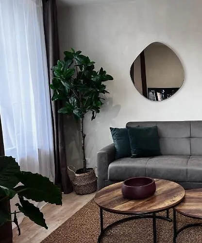 Myaka Appartement Wood